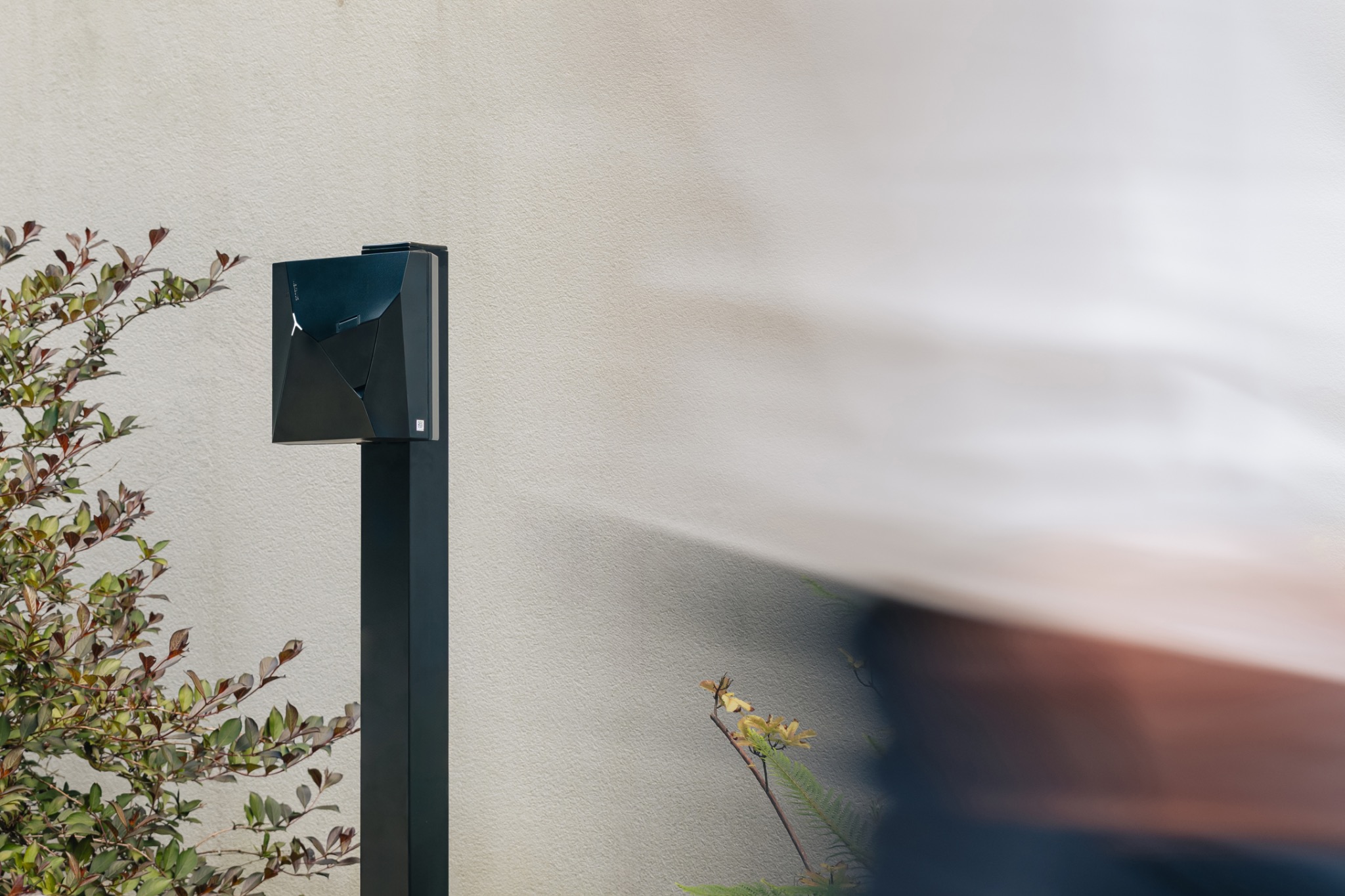 NexBlue lader aan de wand